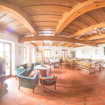 Juhfark Fogado Es Borhaz Bed & Breakfast Balatoncsicso Eksteriør bilde