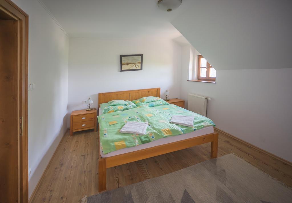 Juhfark Fogado Es Borhaz Bed & Breakfast Balatoncsicso Eksteriør bilde