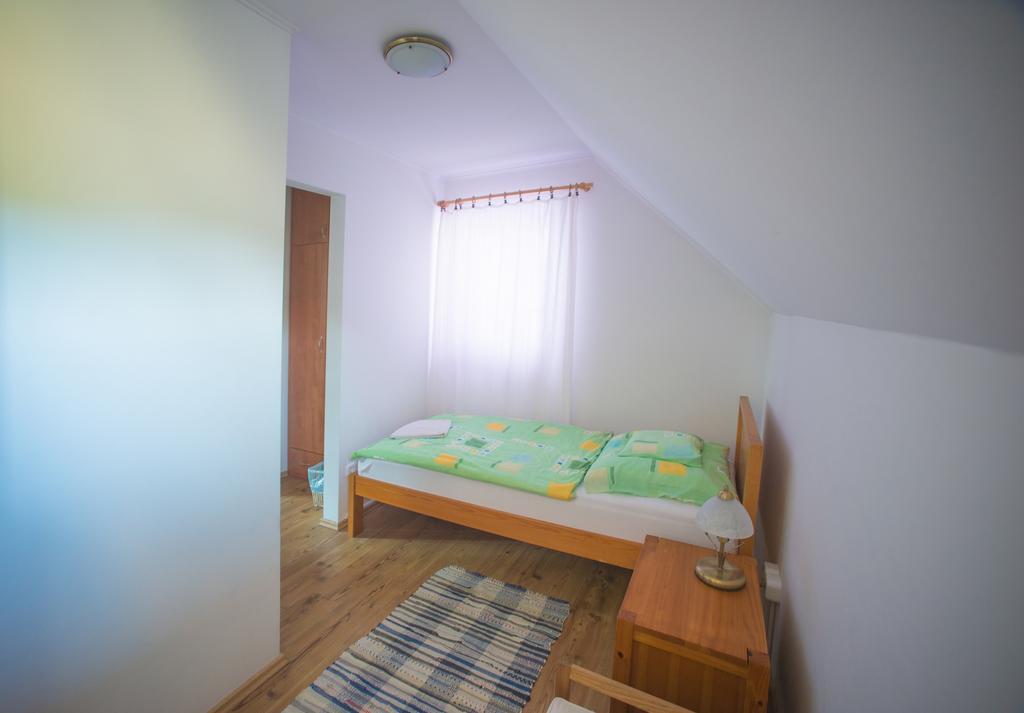 Juhfark Fogado Es Borhaz Bed & Breakfast Balatoncsicso Eksteriør bilde